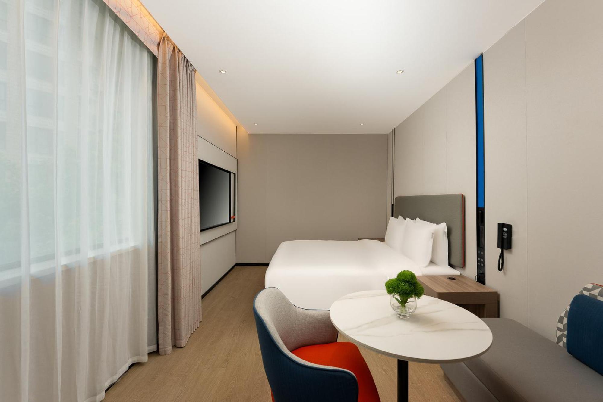 Holiday Inn Express Shanghai Jing'An Temple By Ihg Exterior photo